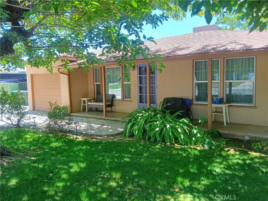 1034 2nd Place Property Photo 6