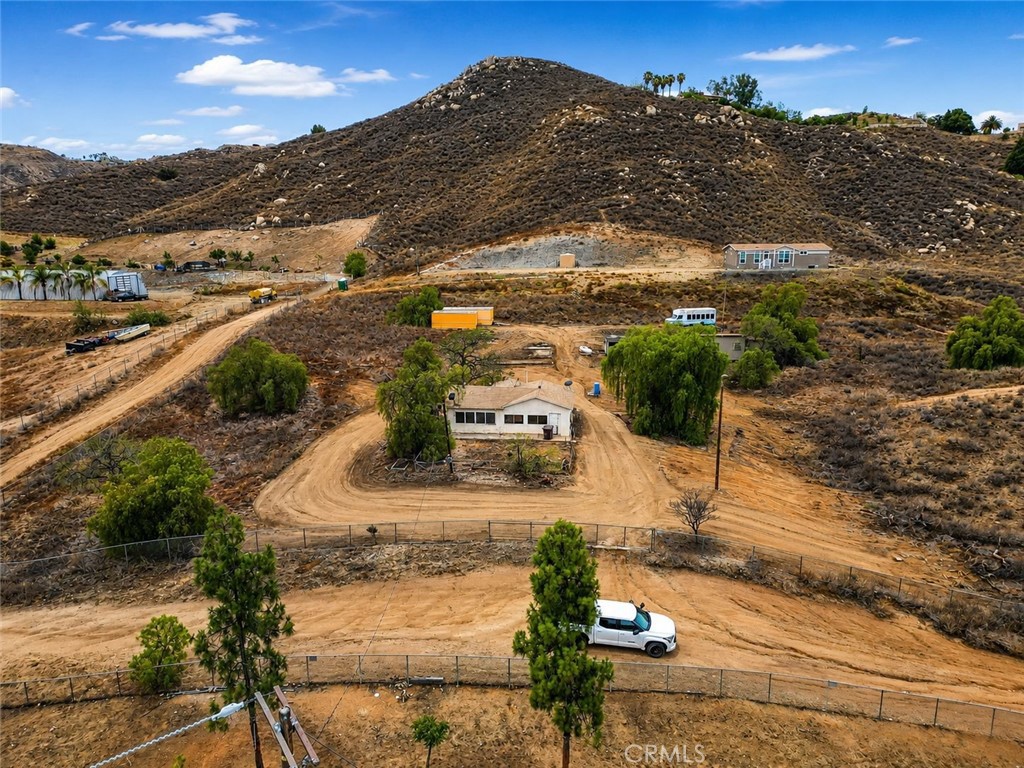 15953 Cajalco Road Property Photo 4