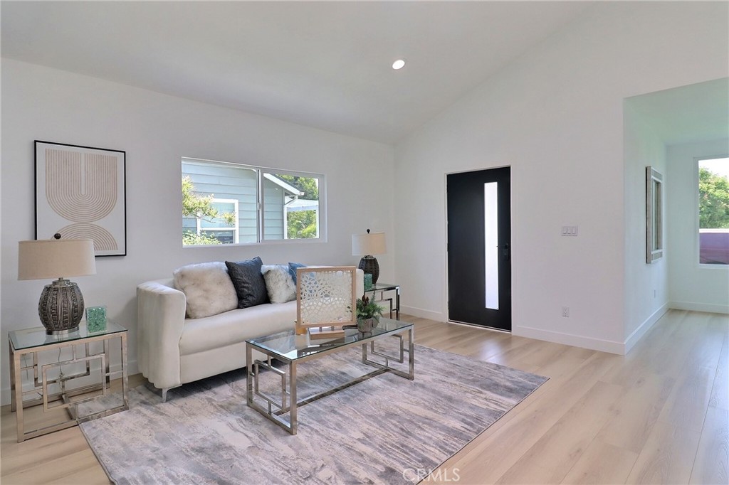 2015 W 42nd Place Property Photo 5