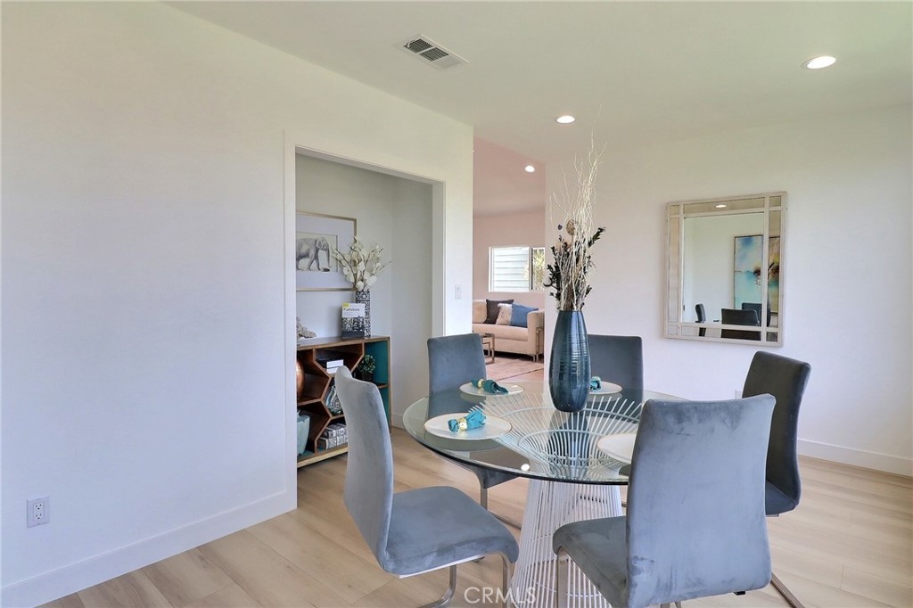 2015 W 42nd Place Property Photo 9