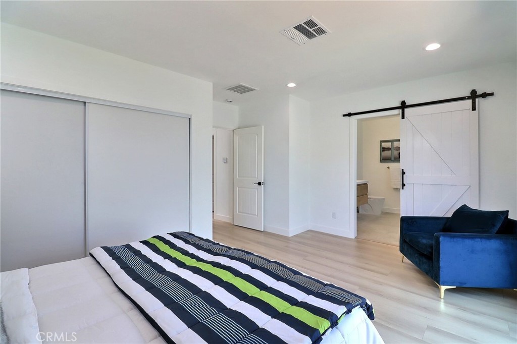 2015 W 42nd Place Property Photo 14