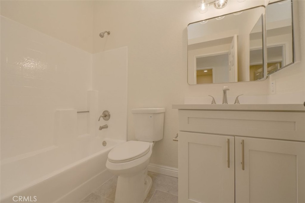 211 W Columbine Avenue Property Photo 27
