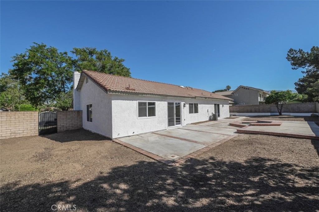 211 W Columbine Avenue Property Photo 36