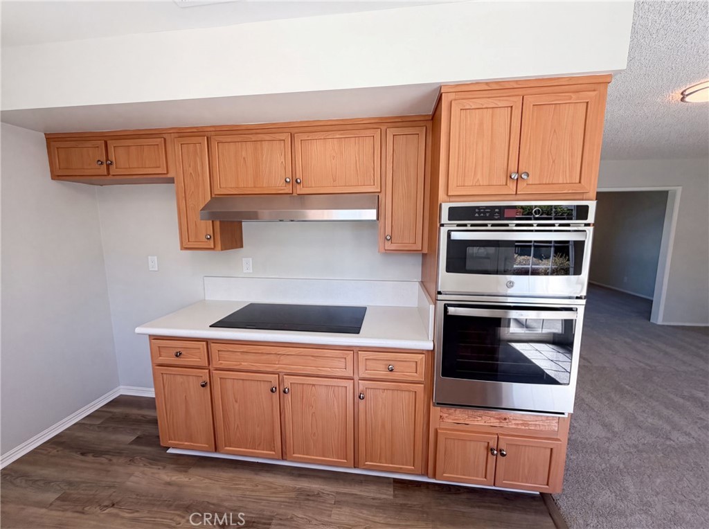 648 Brentwood Property Photo 6
