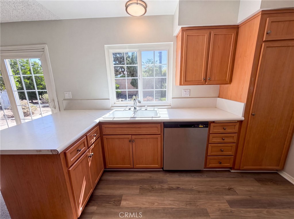 648 Brentwood Property Photo 7