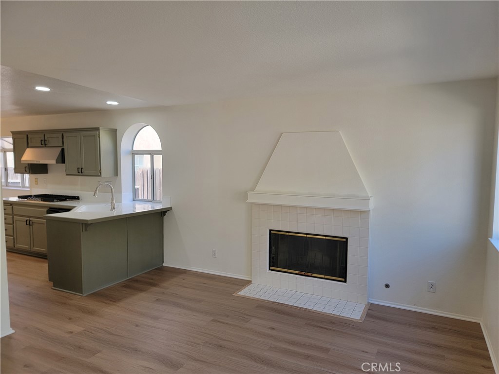 7466 Holloway Property Photo 2