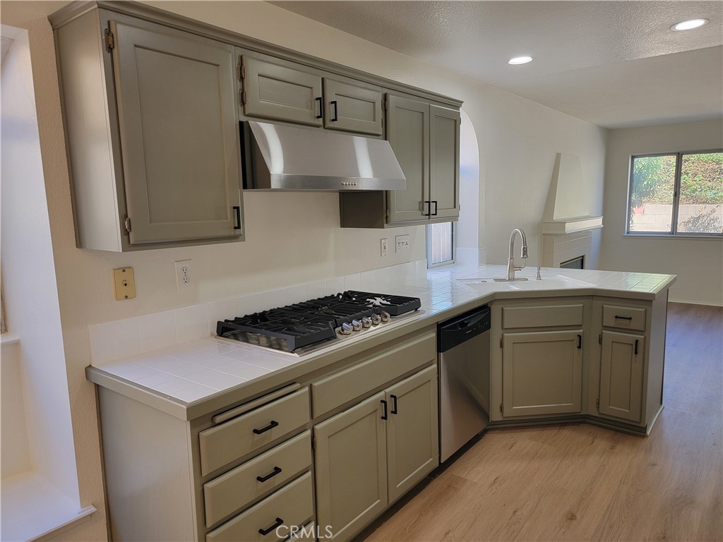 7466 Holloway Property Photo 3