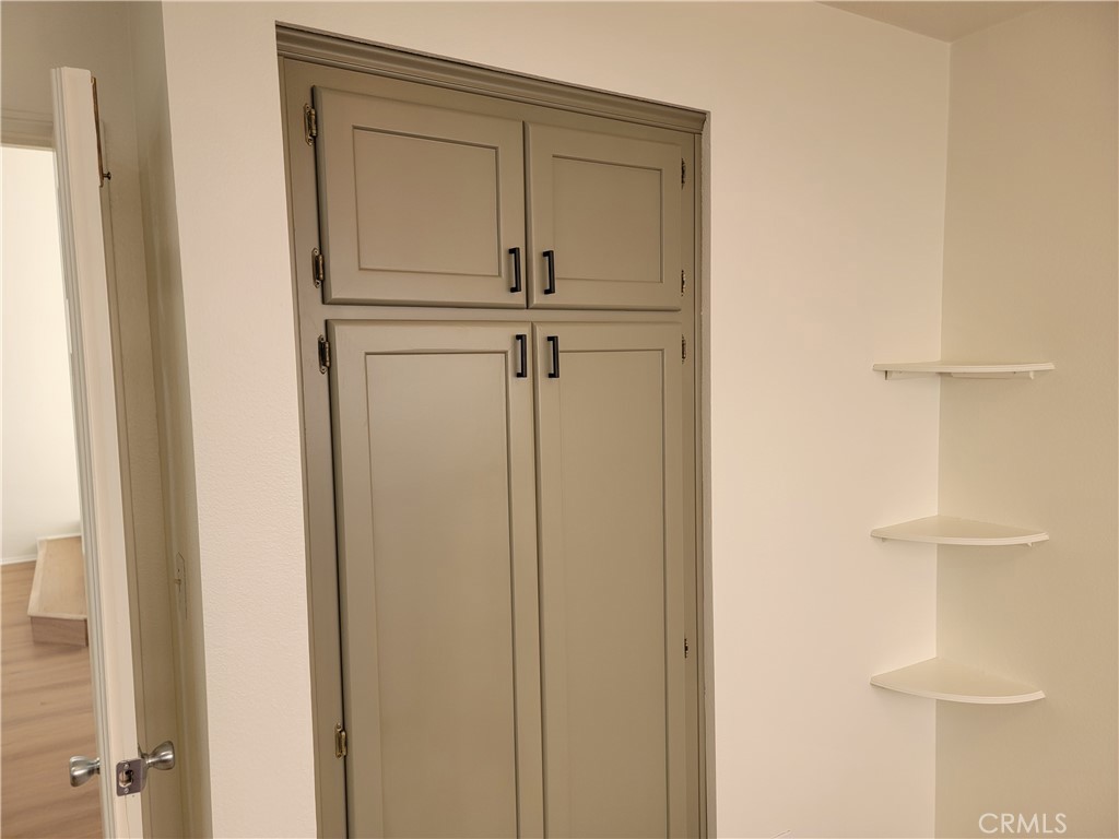 7466 Holloway Property Photo 5