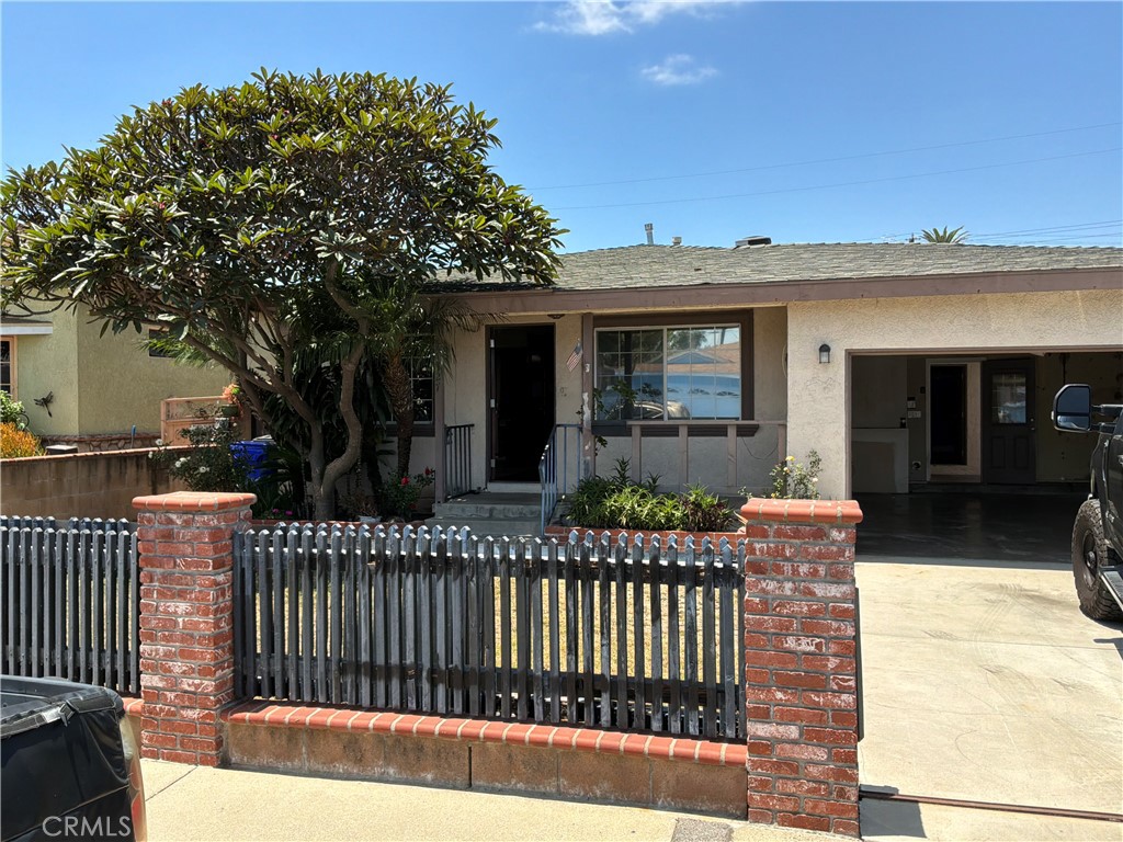21827 Nicolle Property Photo
