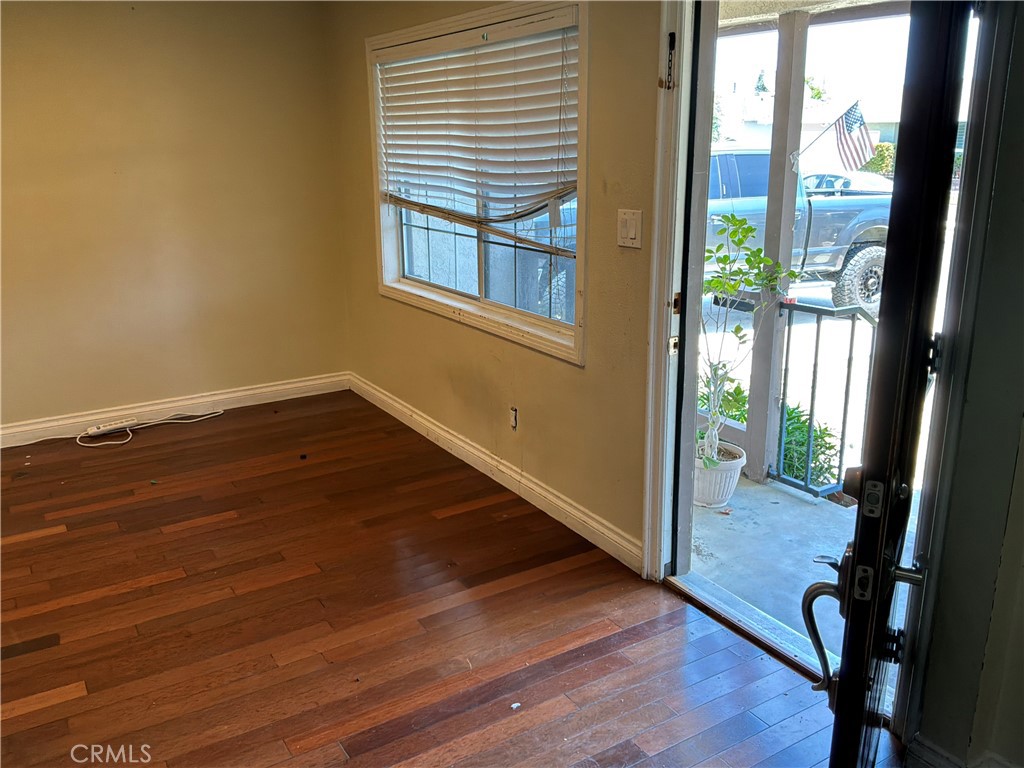 21827 Nicolle Property Photo 2