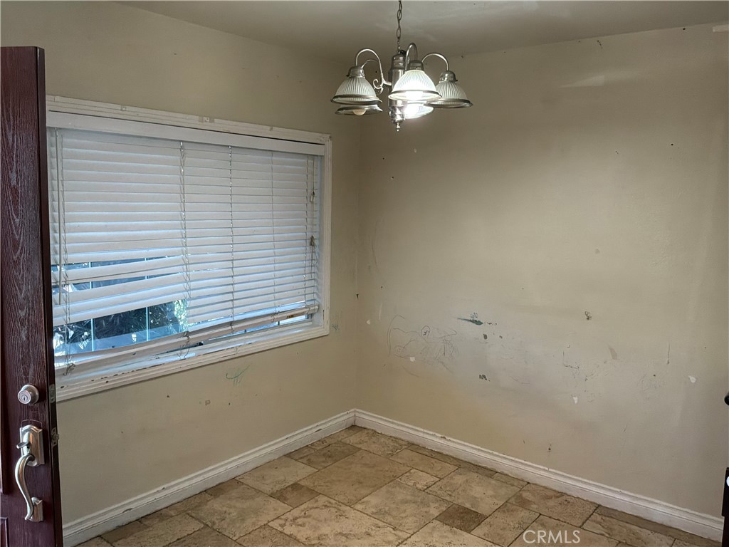 21827 Nicolle Property Photo 4