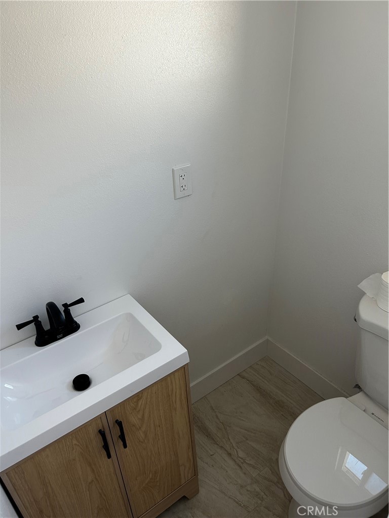 1380 W 5th Property Photo 29