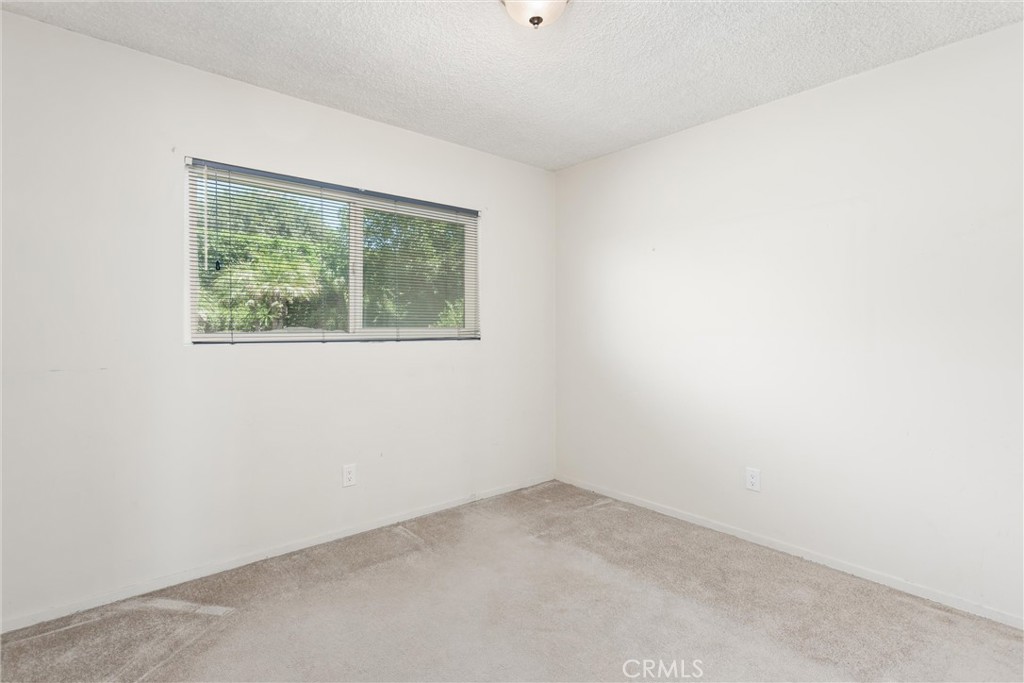 1255 E 13th Property Photo 17