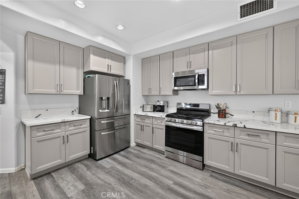 23638 Narcissus Property Photo 4