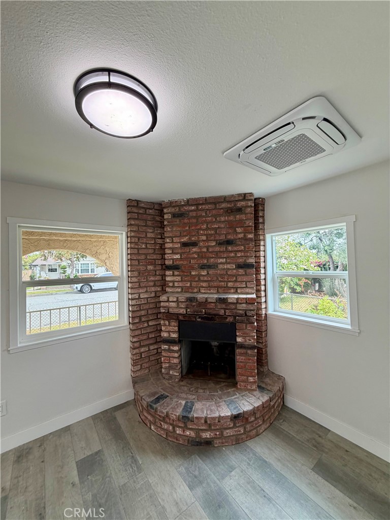 543 E 3rd Street Property Photo 3