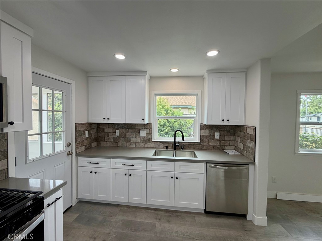 543 E 3rd Street Property Photo 6