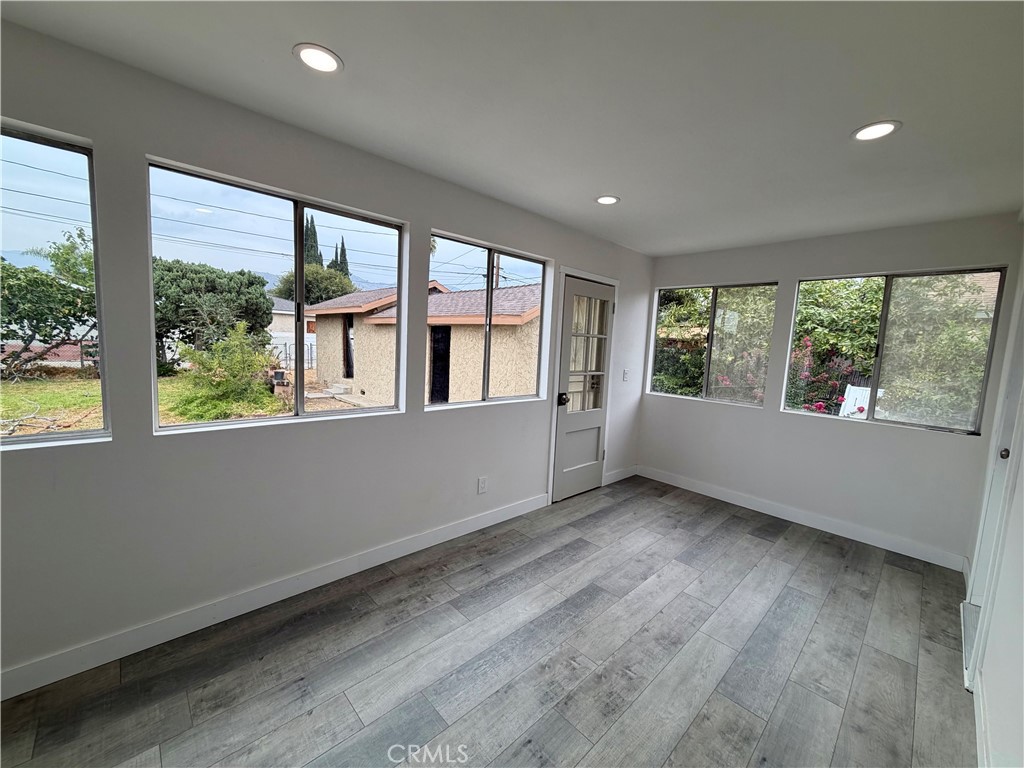 543 E 3rd Street Property Photo 7