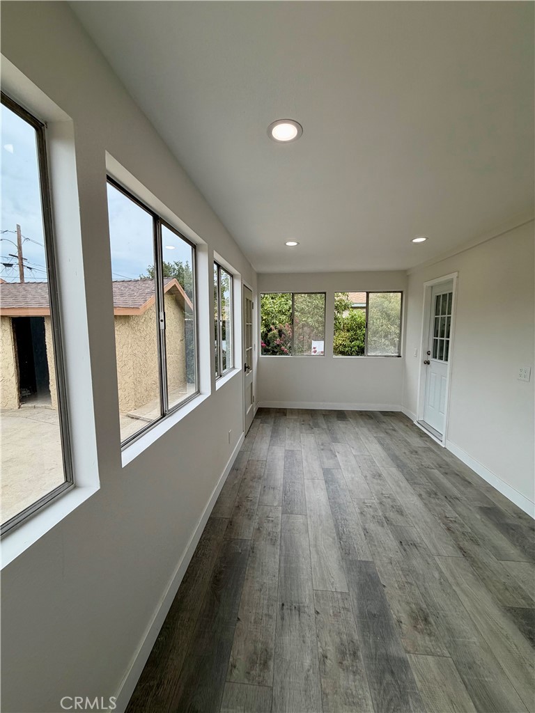 543 E 3rd Street Property Photo 8