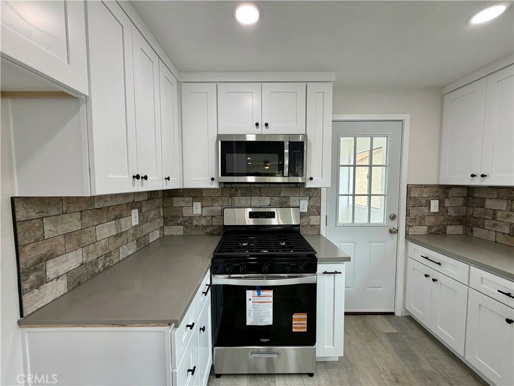 543 E 3rd Street Property Photo 13