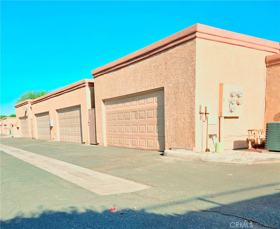 42995 Park Property Photo 8