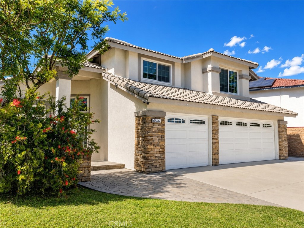 6576 Darcena Street Property Photo 2