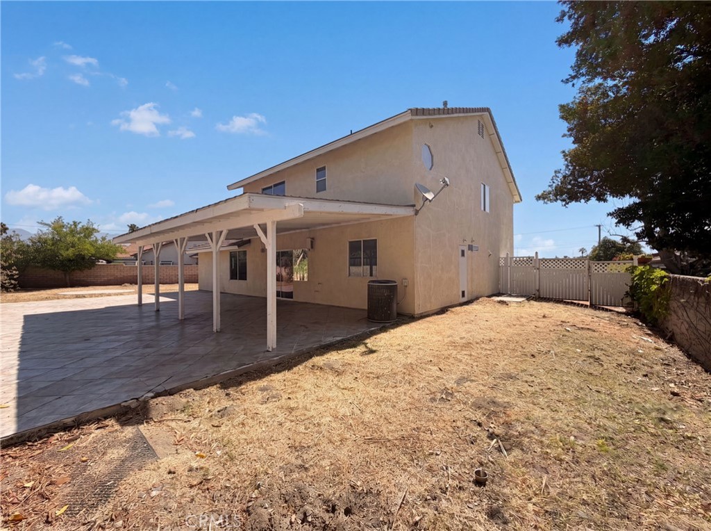 922 W Craig Property Photo 32