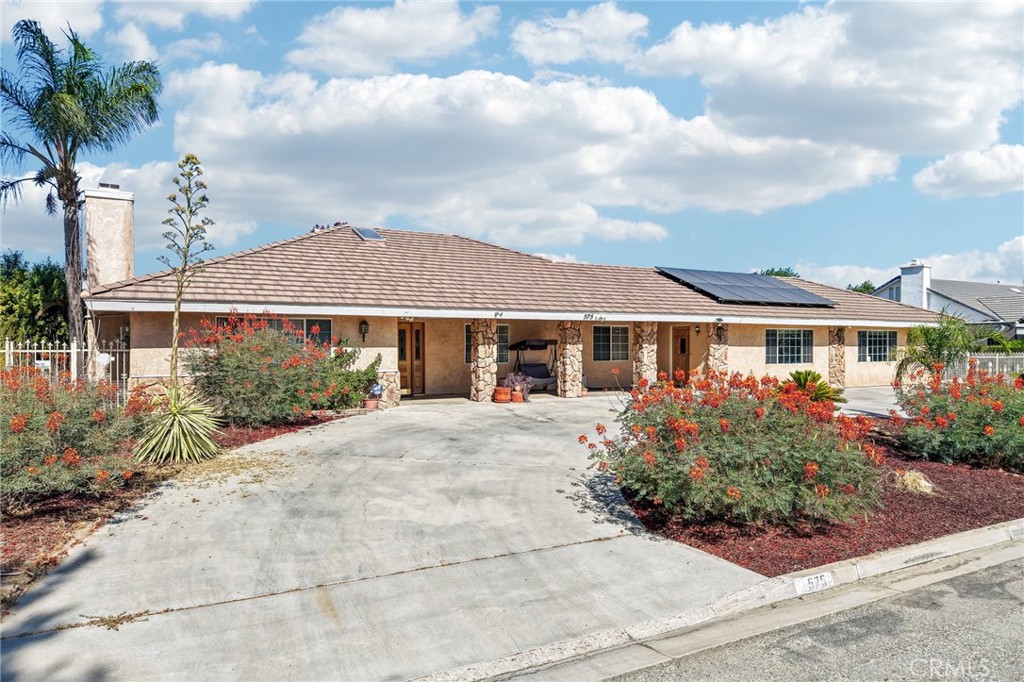 575 Lauresa Property Photo 1