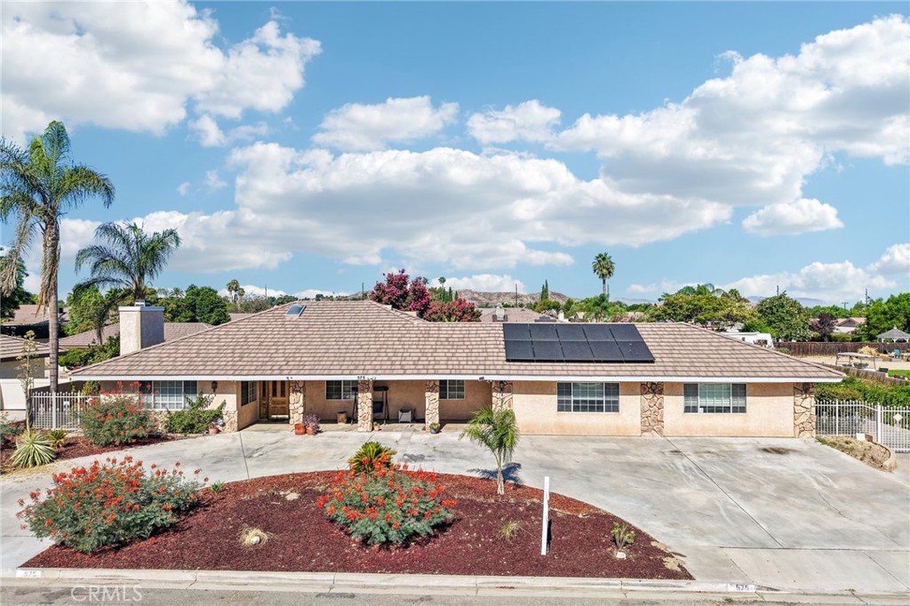575 Lauresa Property Photo 1