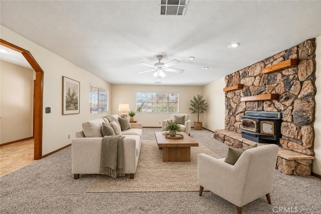575 Lauresa Property Photo 3