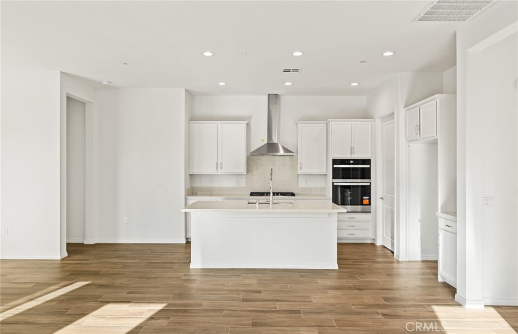 39946 Everglades Drive Property Photo 3