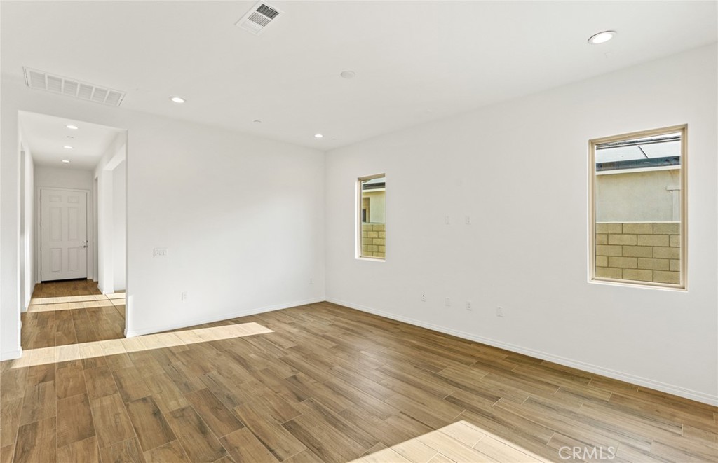 39946 Everglades Drive Property Photo 5