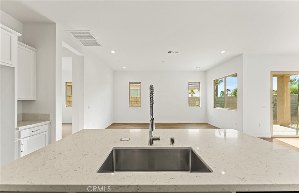 39946 Everglades Drive Property Photo 12