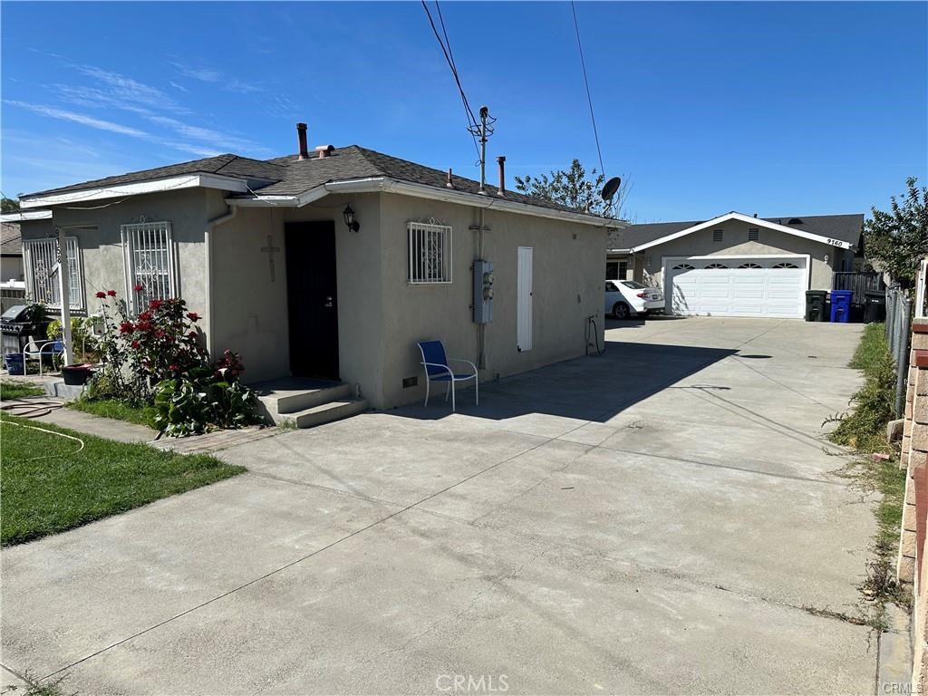 9758 Juniper Property Photo 4