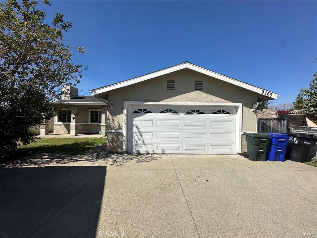 9758 Juniper Property Photo 8