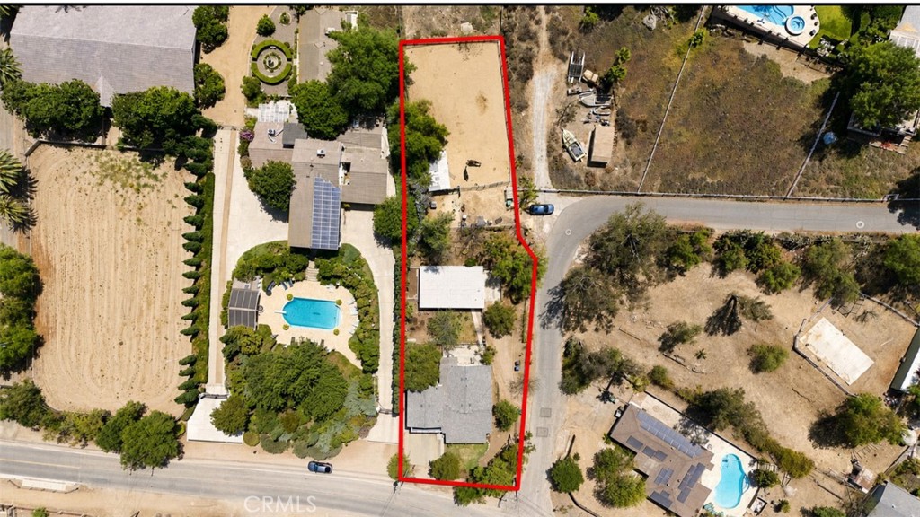 2575 Hillside Avenue Property Photo 2