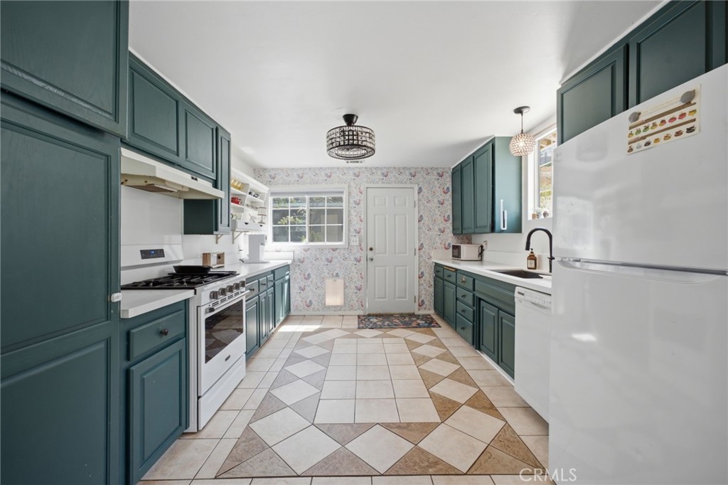 2575 Hillside Avenue Property Photo 10