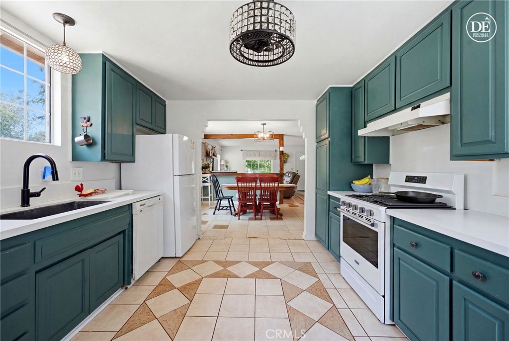 2575 Hillside Avenue Property Photo 13