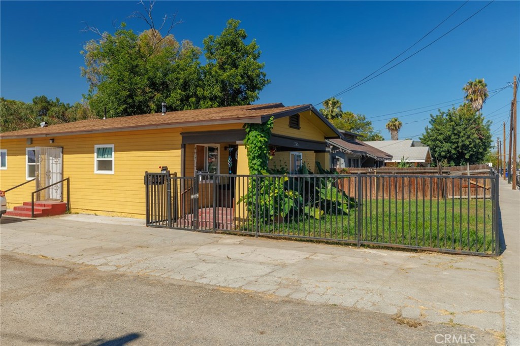 233 9th Property Photo 1