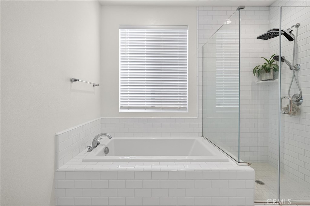 35585 Roxy Property Photo 24