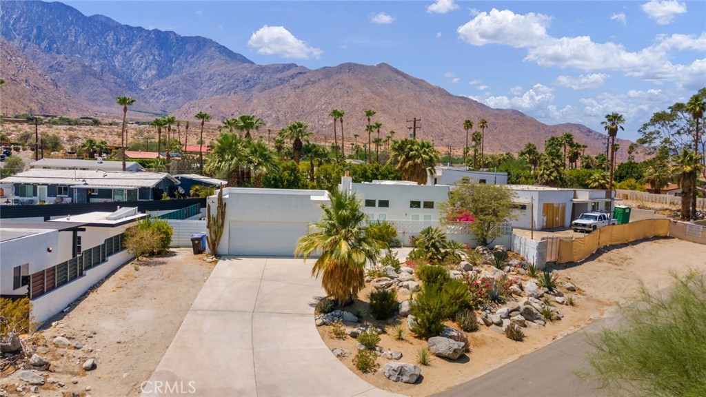 2723 N Junipero Property Photo 1
