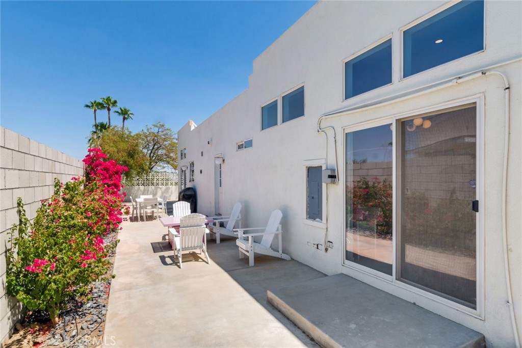 2723 N Junipero Property Photo 18