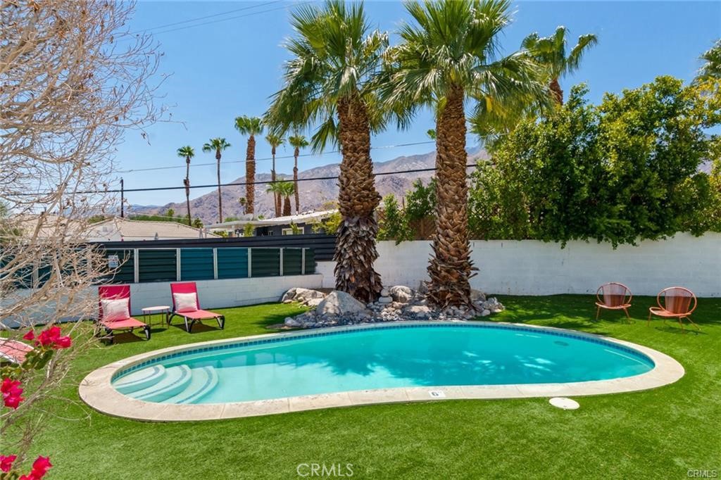 2723 N Junipero Property Photo 19