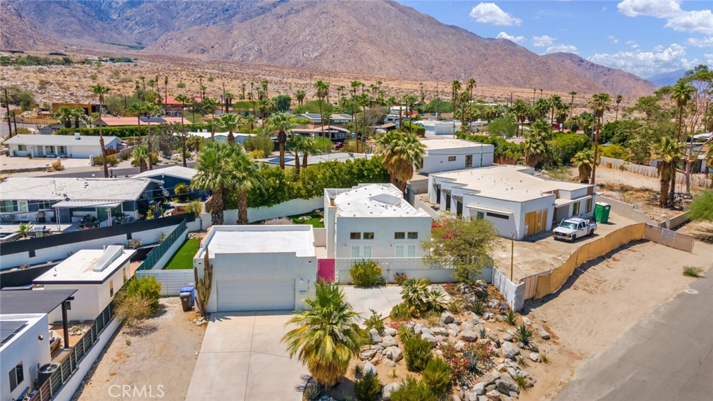 2723 N Junipero Property Photo 28