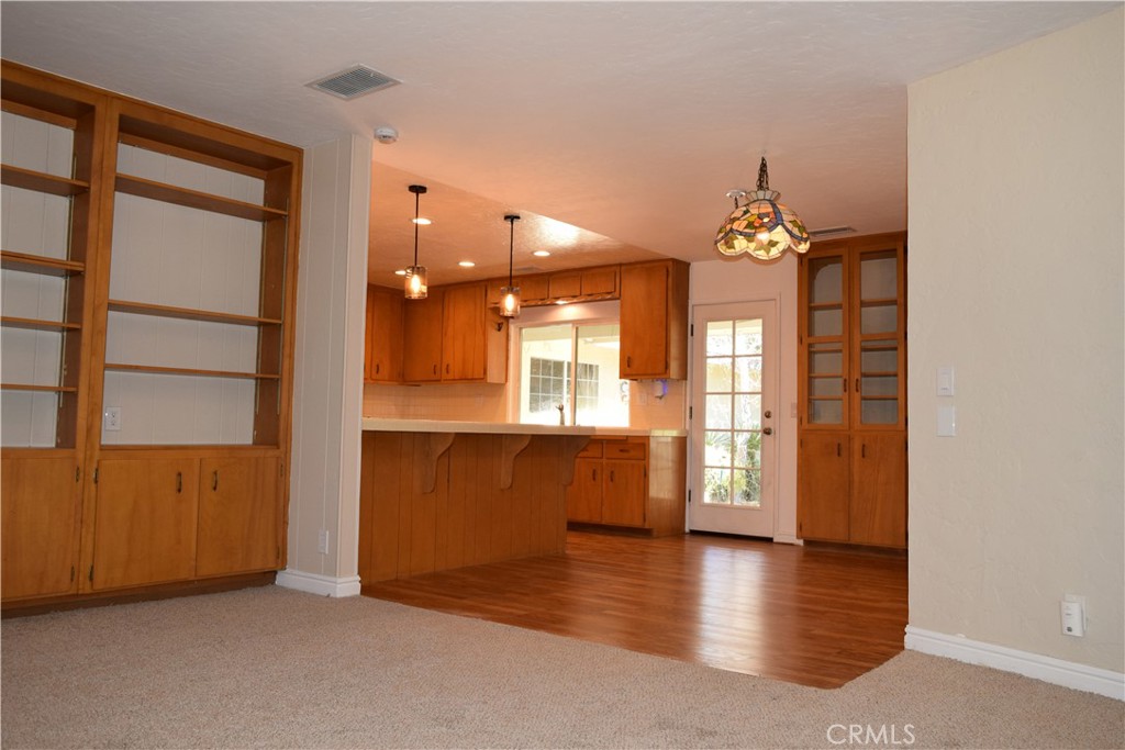 16820 Elm Street Property Photo 3