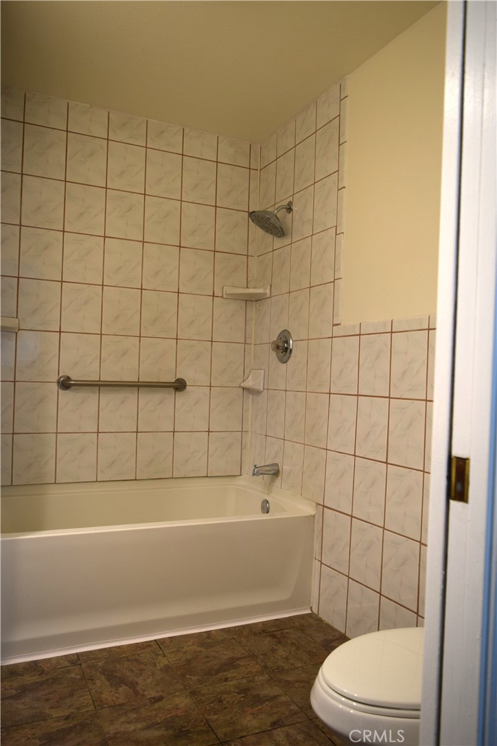 16820 Elm Street Property Photo 13