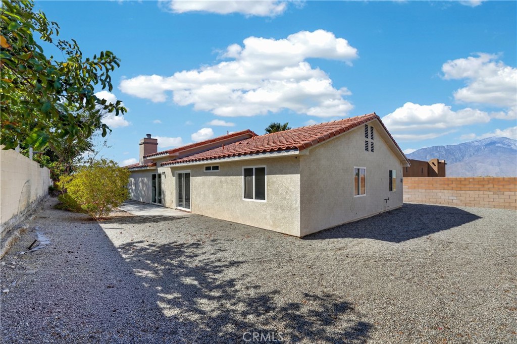 13437 Cuando Property Photo 22