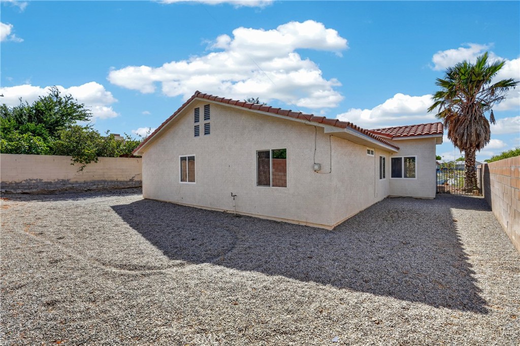 13437 Cuando Property Photo 23