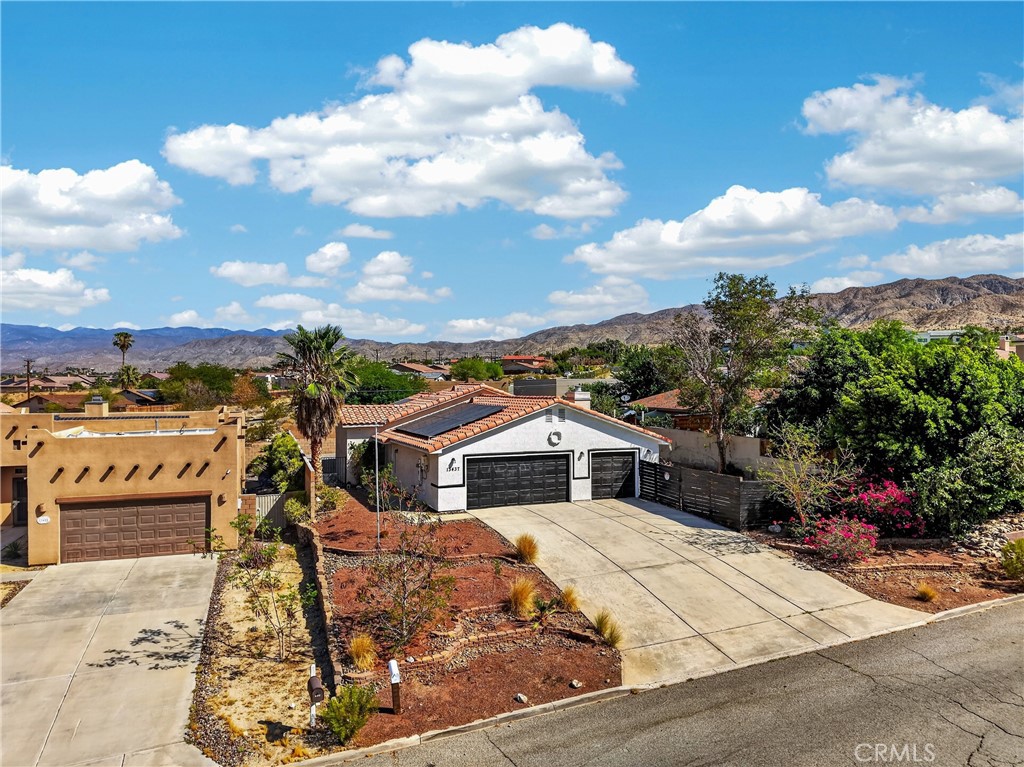 13437 Cuando Property Photo 24