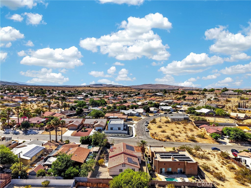 13437 Cuando Property Photo 33