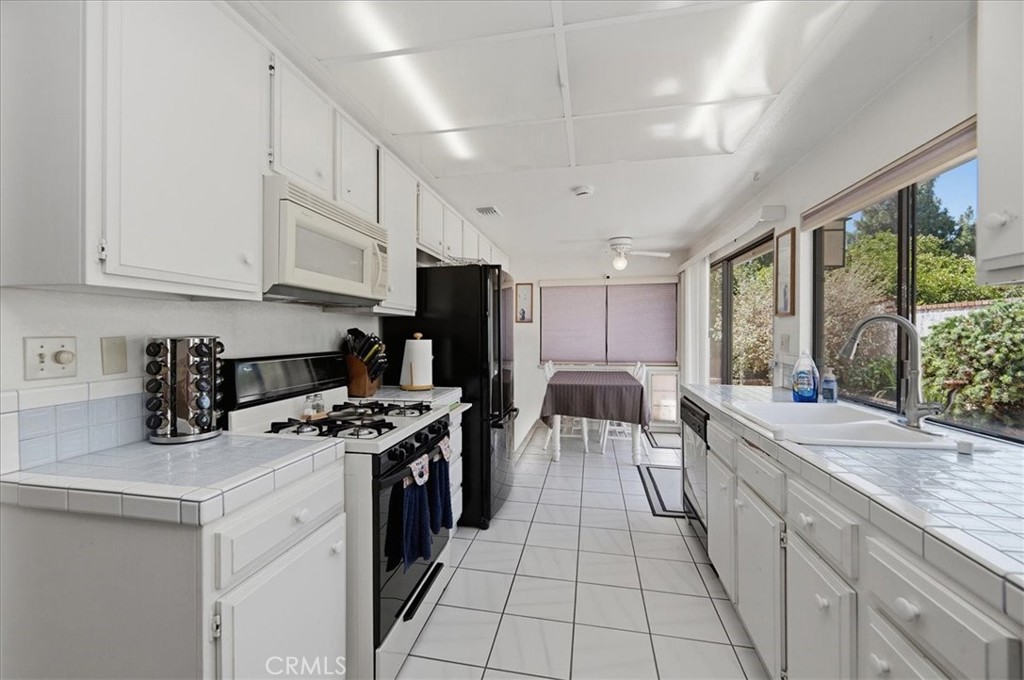 8618 Turlock Property Photo 15
